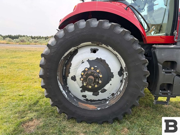 2015-case-ih-magnum-180-image-47
