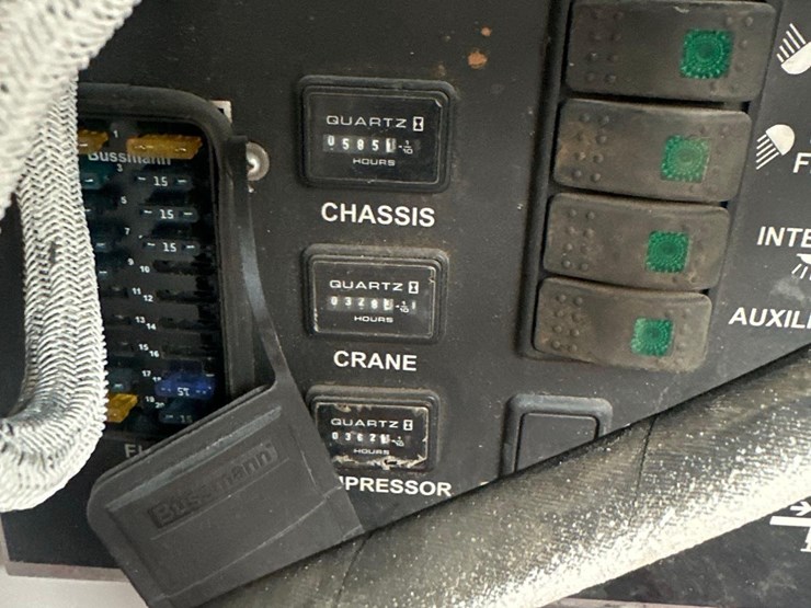 2017-ford-f550-xl-image-24