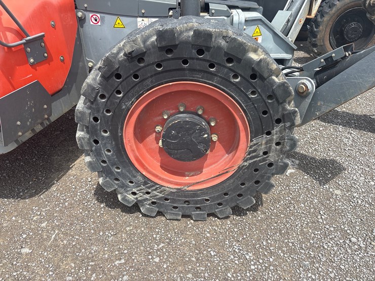 2019-skyjack-sj1056th-image-9