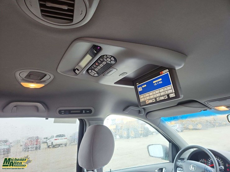 2010-honda-odyssey-image-16