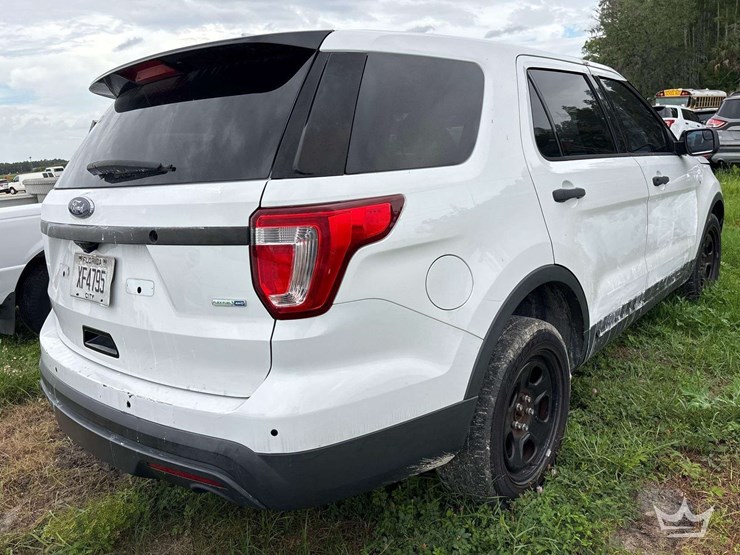2017-ford-explorer-image-3