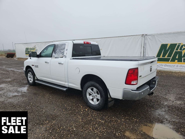 2015-dodge-1500-image-3