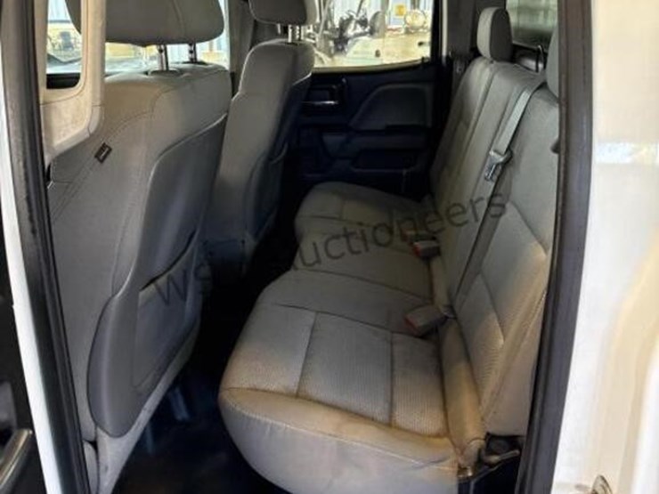 2015-chevrolet-silverado-2500hd-image-28