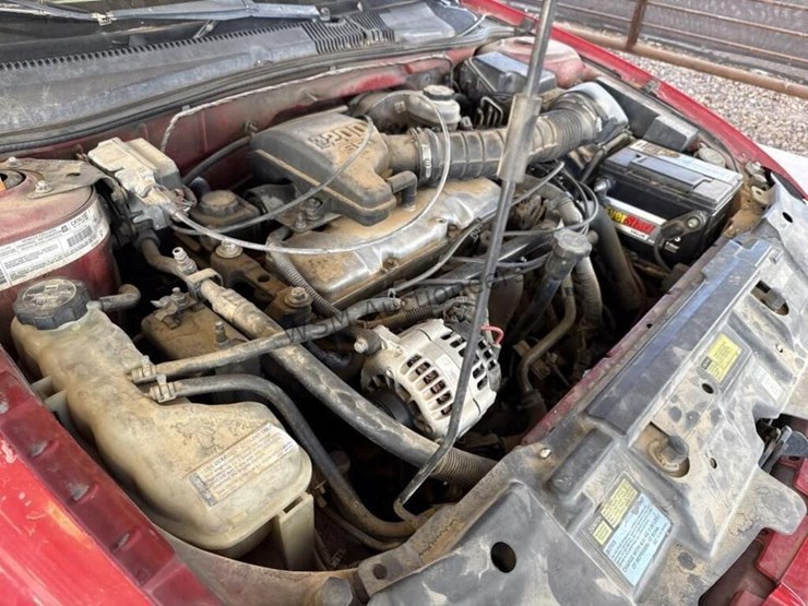 2001-chevrolet-cavalier-sdn-image-12