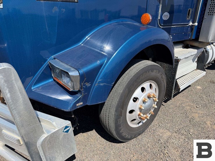 2015-kenworth-t800-image-11