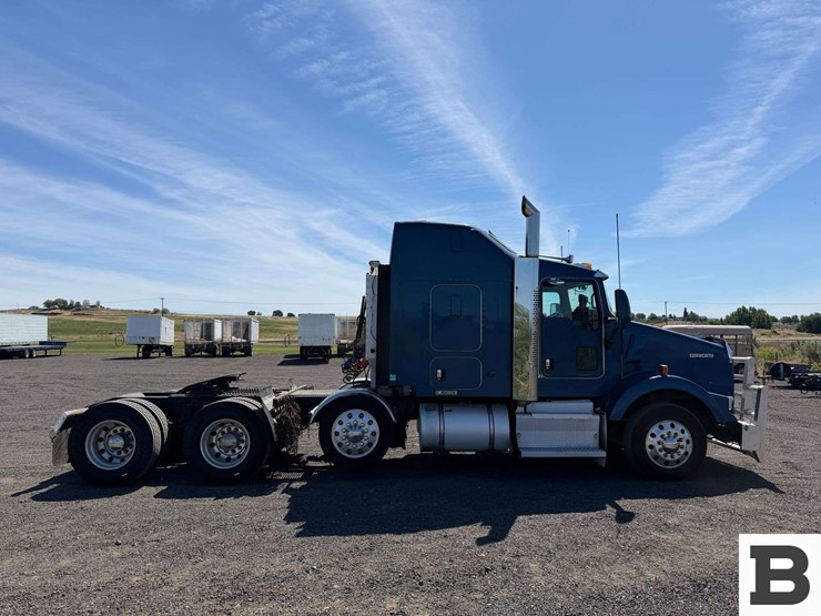 2015-kenworth-t800-image-7