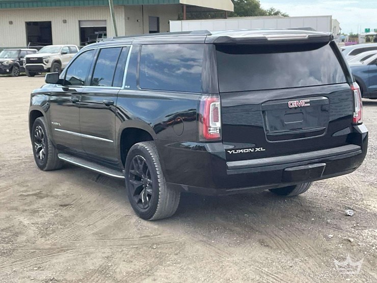 2016-gmc-yukon-xl-image-4