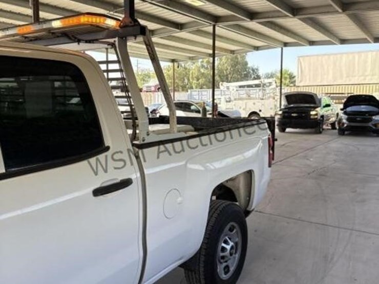 2015-chevrolet-silverado-2500hd-image-5