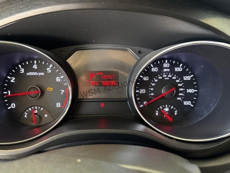 2016-kia-sedona-lx-image-19