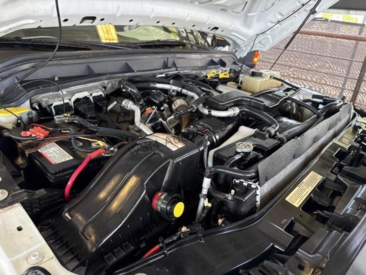 2014-ford-f350-image-17