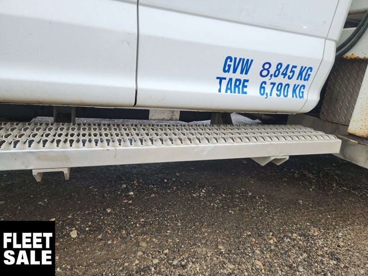 2021-ford-f550-image-46