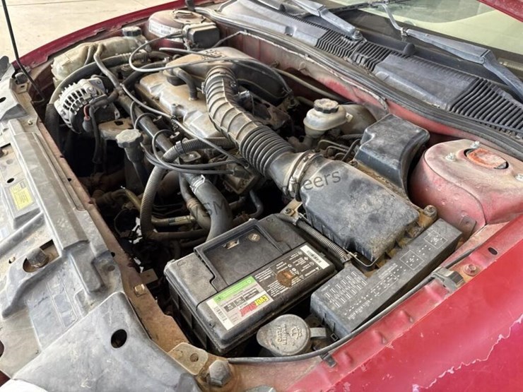2001-chevrolet-cavalier-sdn-image-11