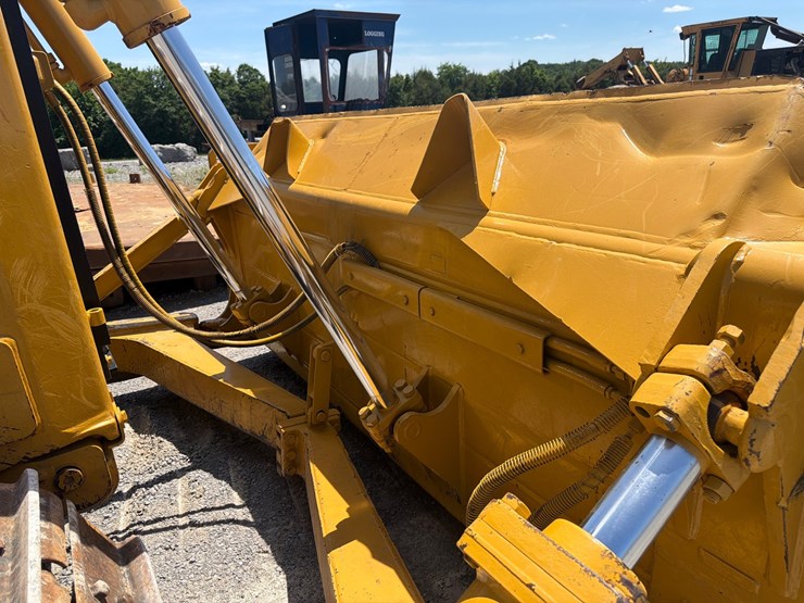 caterpillar-d6t-xl-image-11