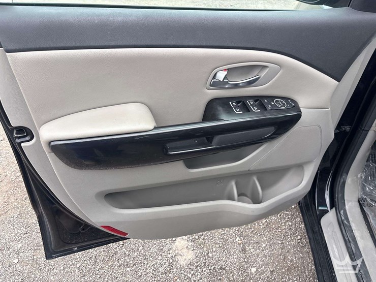 2015-kia-sedona-image-12