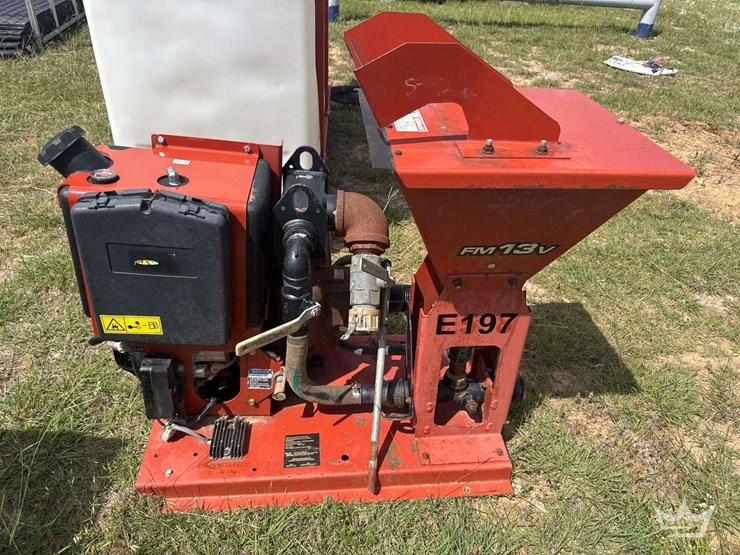 2016-ditch-witch-fm13v-image-2