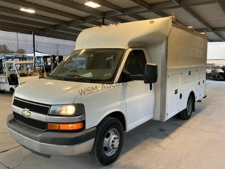 2015-chevrolet-express-3500-image-4