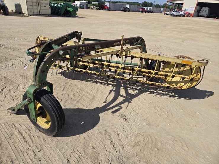 john-deere-660-image-1