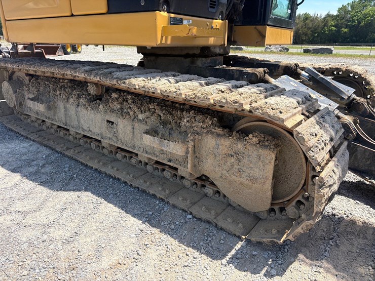 caterpillar-310-image-11