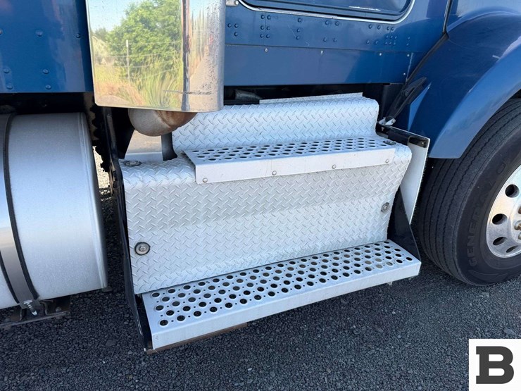 2015-kenworth-t800-image-43