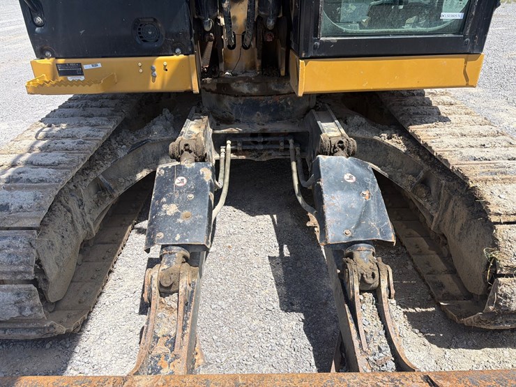 caterpillar-310-image-10