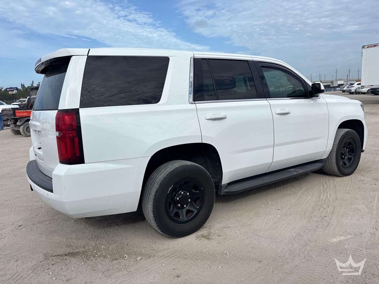 2019-chevrolet-tahoe-image-3