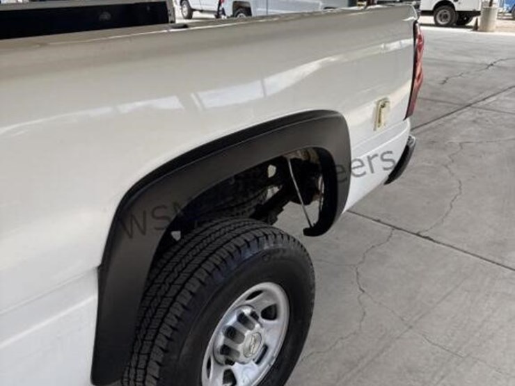 2007-chevrolet-silverado-3500-image-9