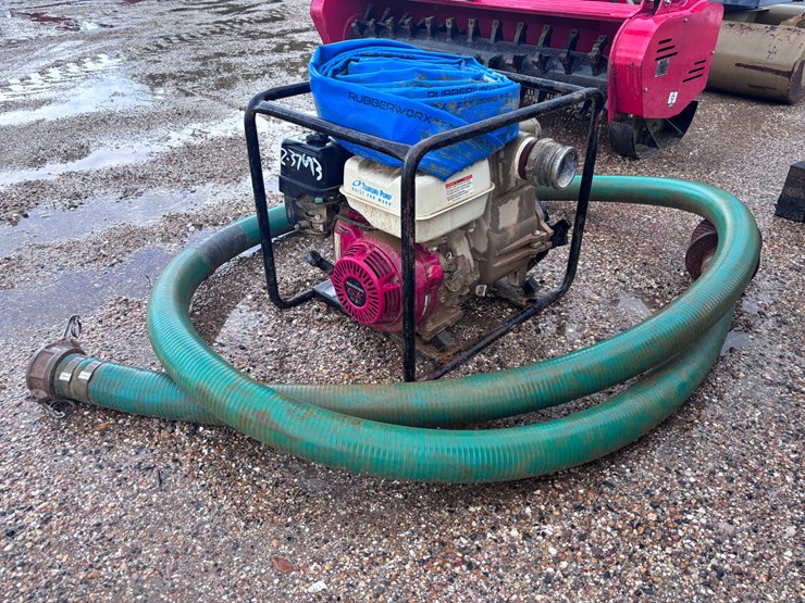 #37693-•-tsurumi-pump-w/-hoses-image-1