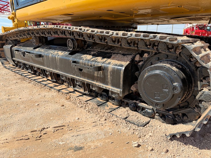 2023-caterpillar-330-image-18