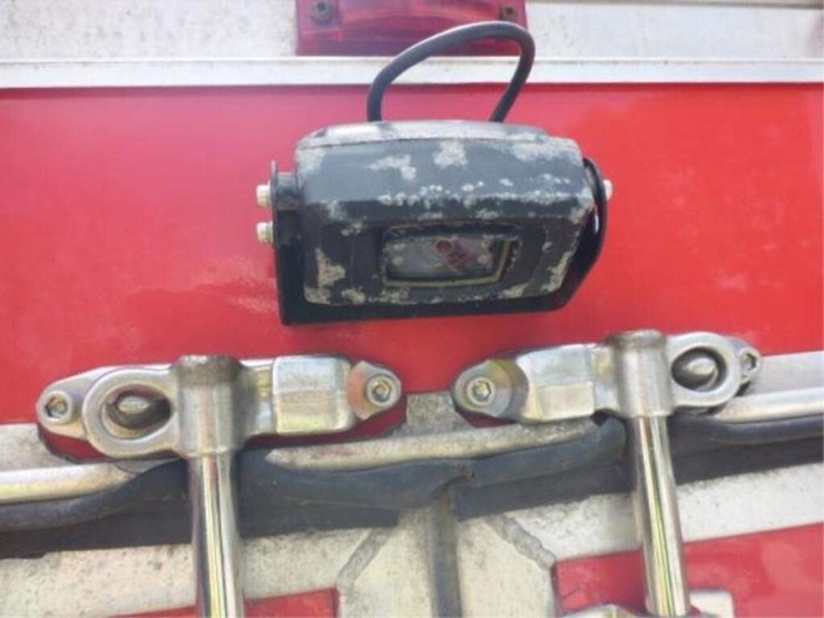 2005-gmc-t8500-image-63
