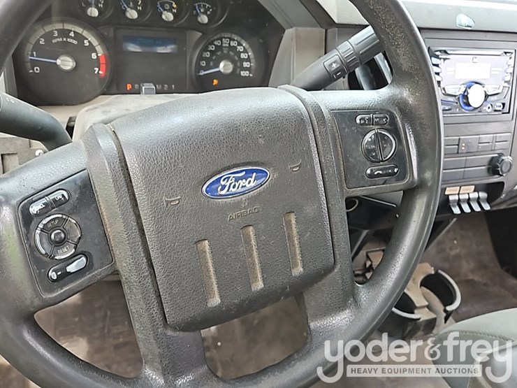 2015-ford-f350-sd-image-26