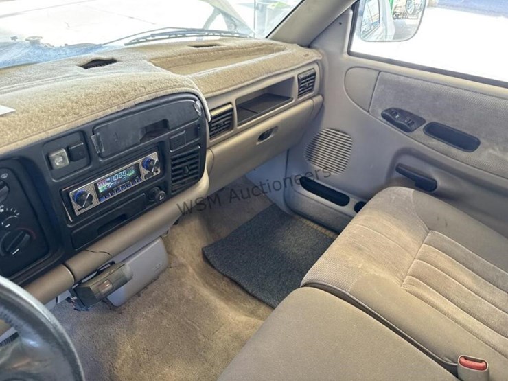 1995-dodge-ram-2500-image-17