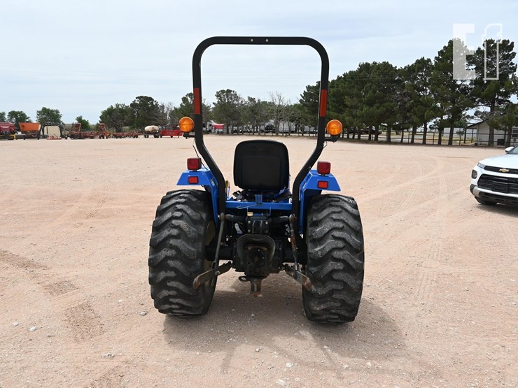 new-holland-tc30-image-2