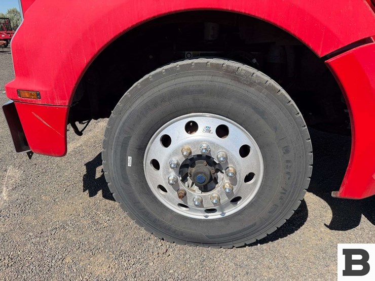 2015-kenworth-t880-image-10