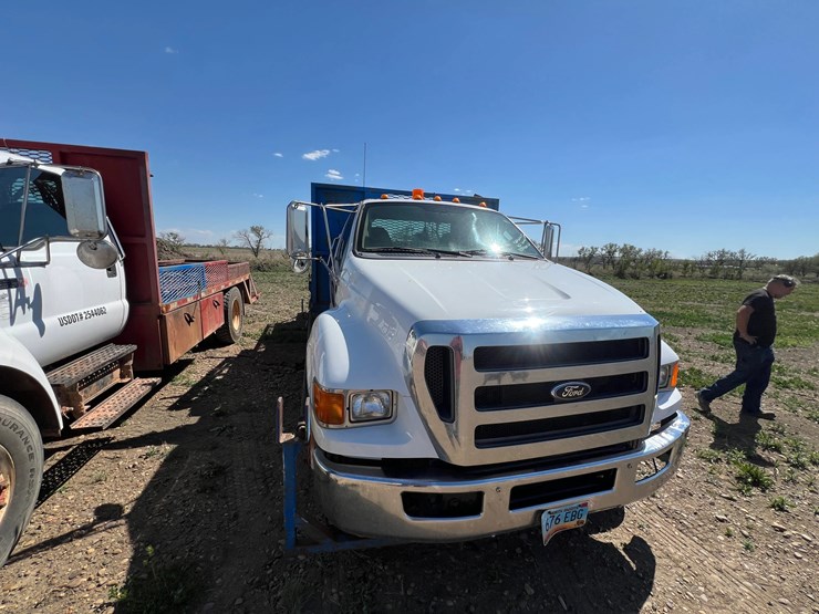 2012-ford-f650-image-5