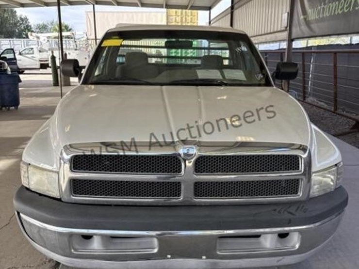 1995-dodge-ram-2500-image-3