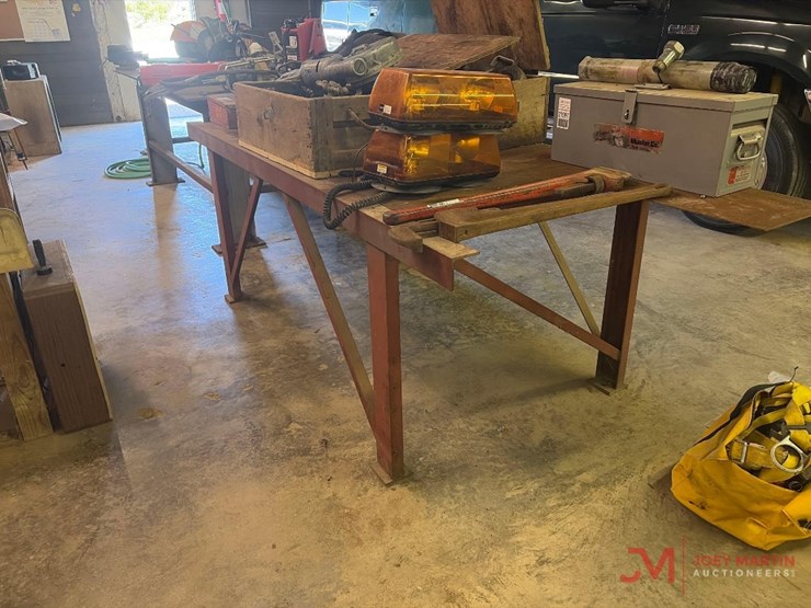 metal-shop-table-image-3