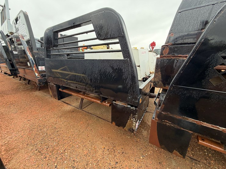 (2)-knapheide-steel-pickup-flatbeds-image-1
