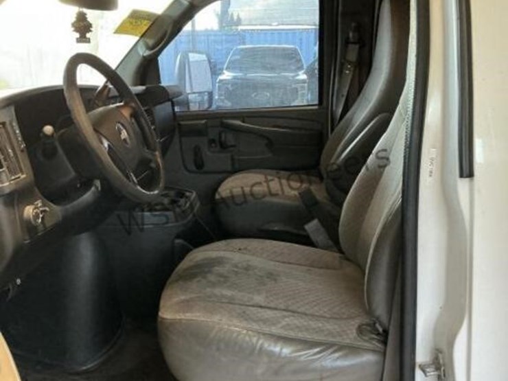 2015-chevrolet-express-3500-image-22