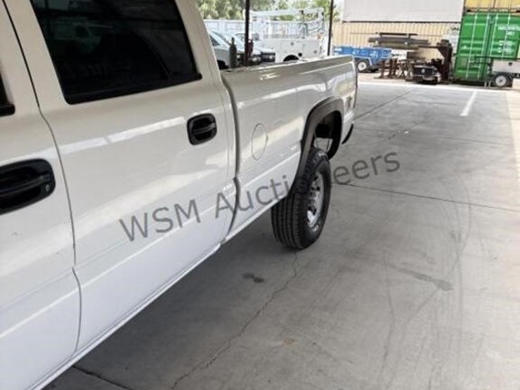 2007-chevrolet-silverado-3500-image-8