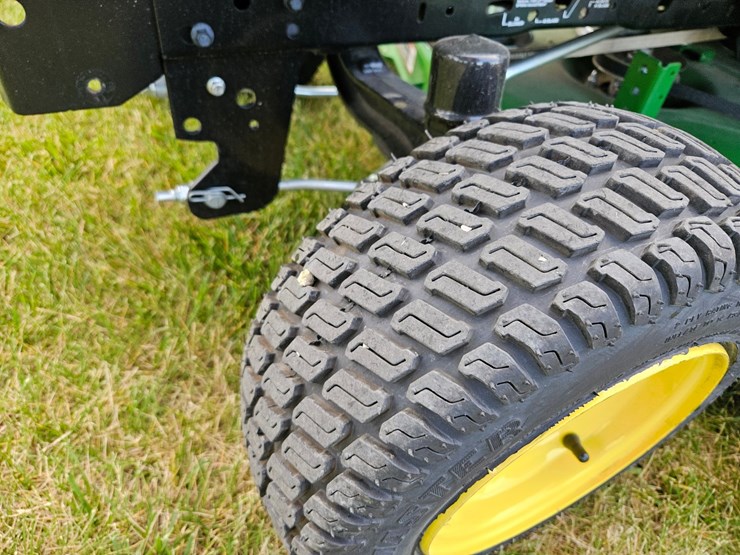 john-deere-x570-image-11