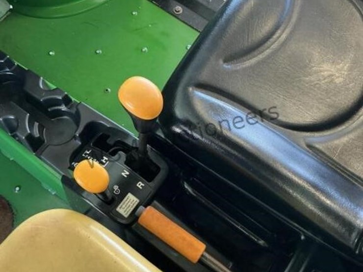 john-deere-gator-hpx-image-17