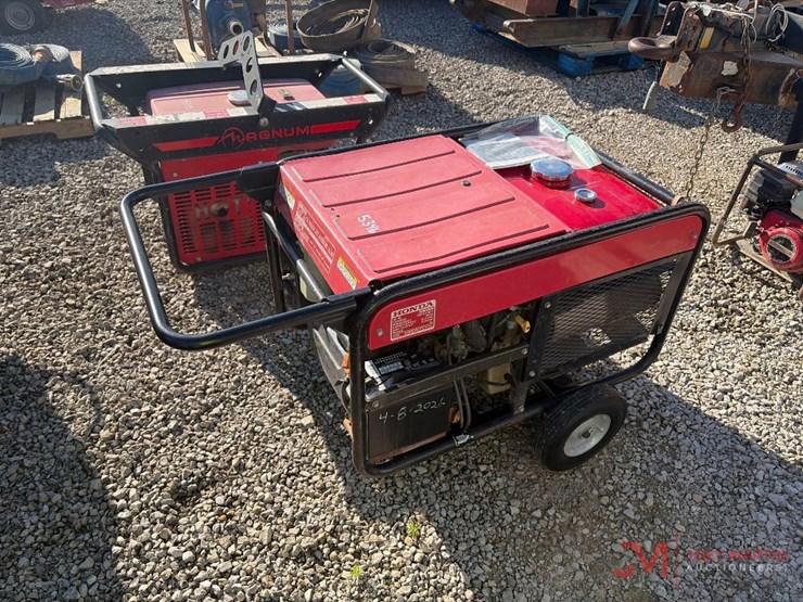 honda-es6500-gas-powered-generator-image-5