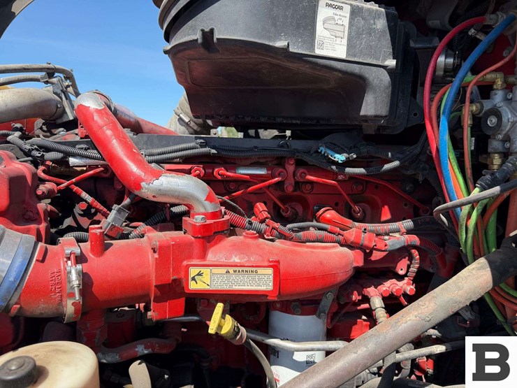 2015-kenworth-t880-image-44