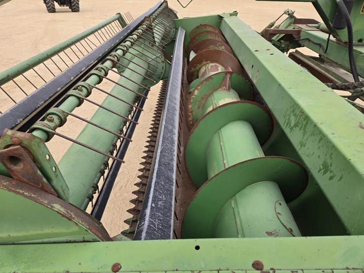 john-deere-240-image-9