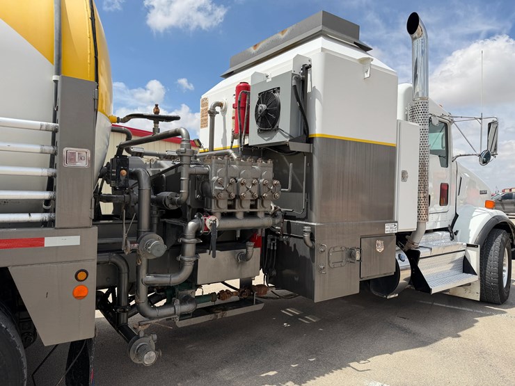 2020-kenworth-t800-image-17