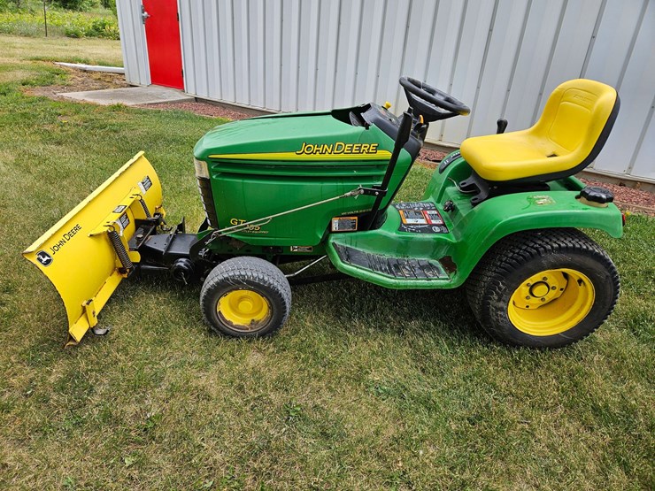 john-deere-gt235-image-2