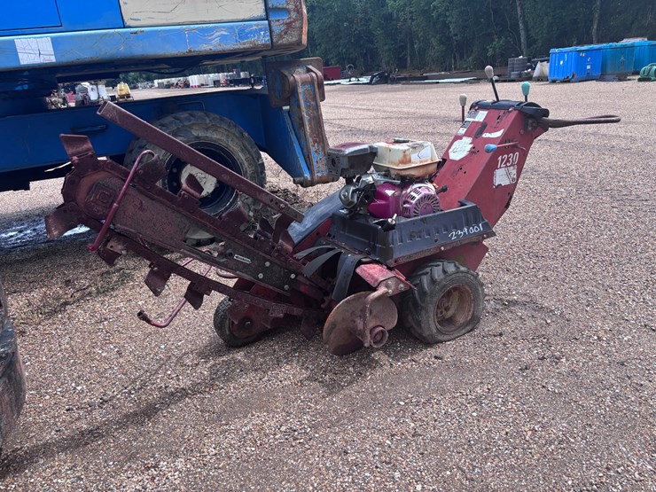 ditch-witch-1230-image-2
