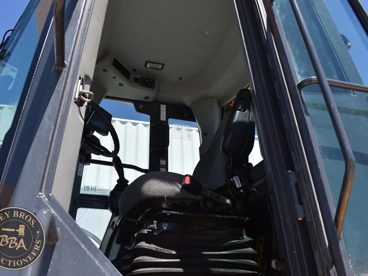 2021-deere-524-p-tier-image-45