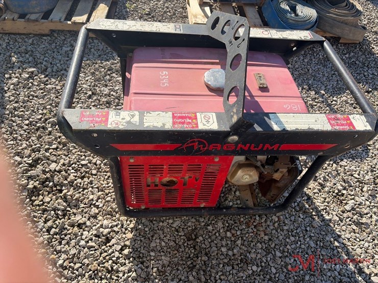 magnum-mpg-5600-gas-generator-image-4