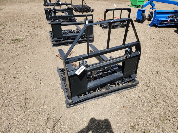 #358-•-skidsteer-pallet-forks-image-4
